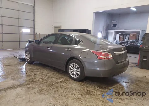 2015 Nissan Altima 2.5 S z USA, uszkodzony, nr VIN 1N4AL3AP2FC220374